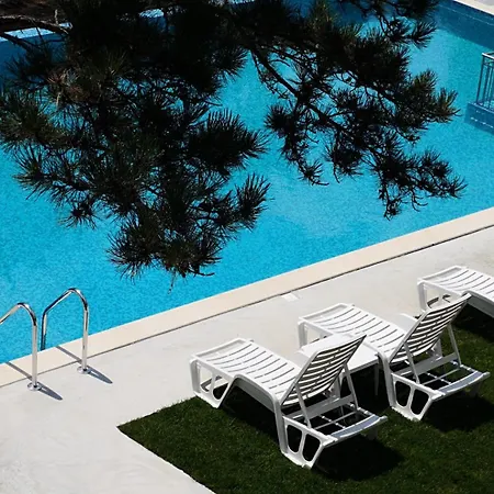 D Hotel 3*